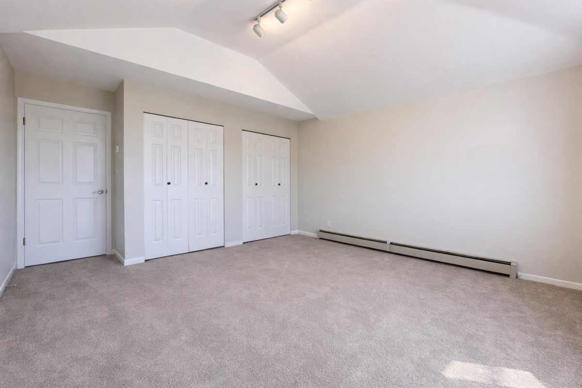 Hallway Photo of 11820 Railway Avenue, Richmond, BC