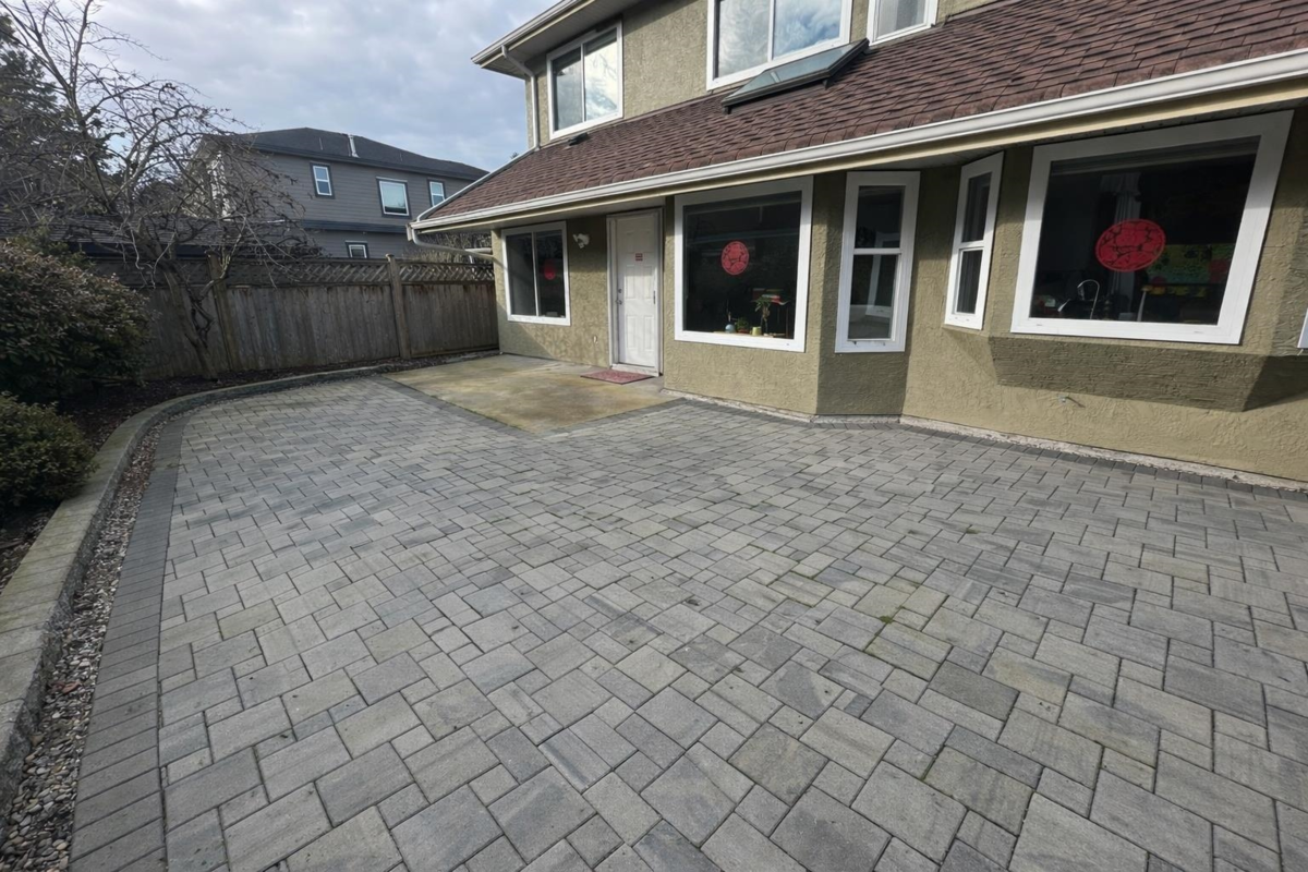 Hot Tub / Spa Photo of 11820 Railway Avenue, Richmond, BC