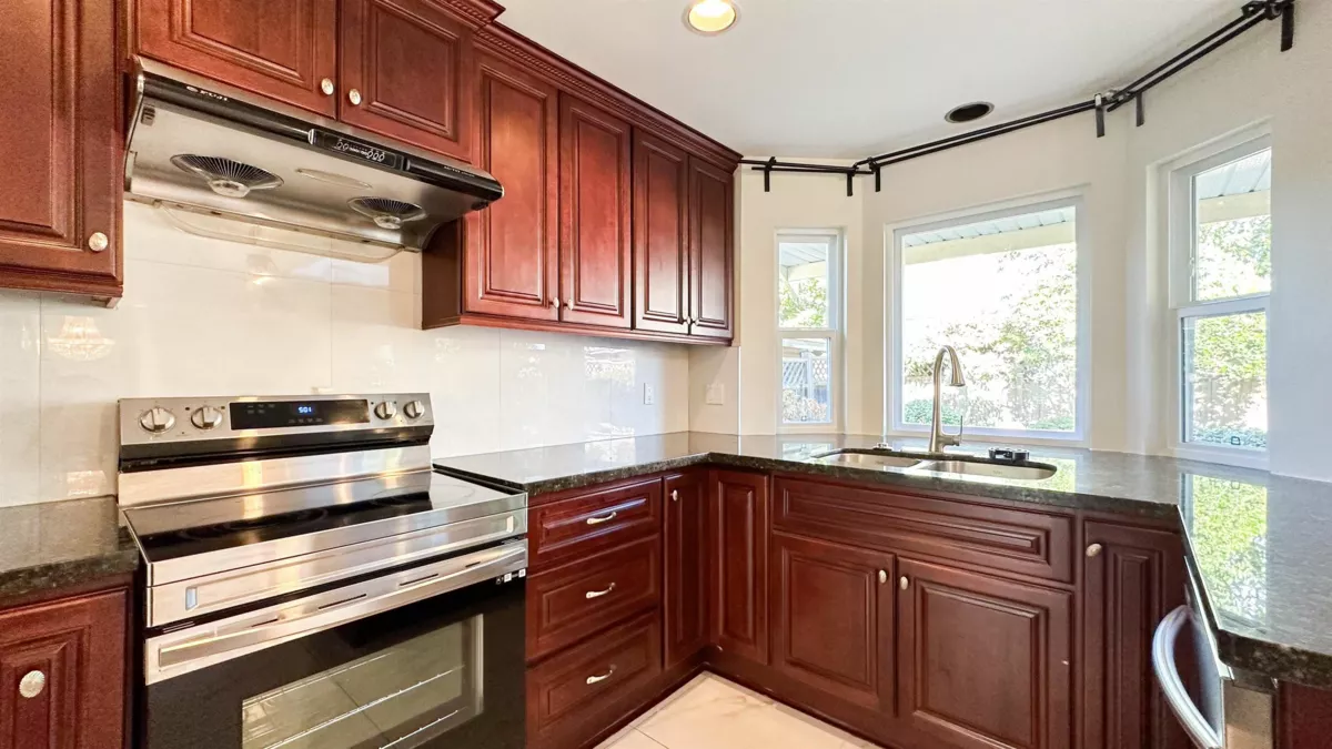 Primary Bedroom Photo of 11820 Railway Avenue, Richmond, BC