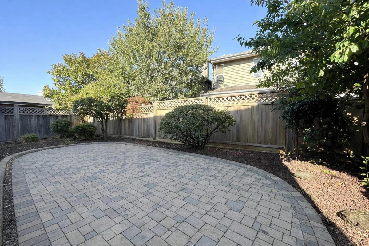 Swimming Pool Photo of 11820 Railway Avenue, Richmond, BC