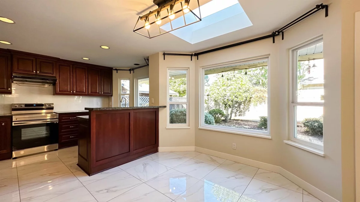 Walk-In Closet Photo of 11820 Railway Avenue, Richmond, BC