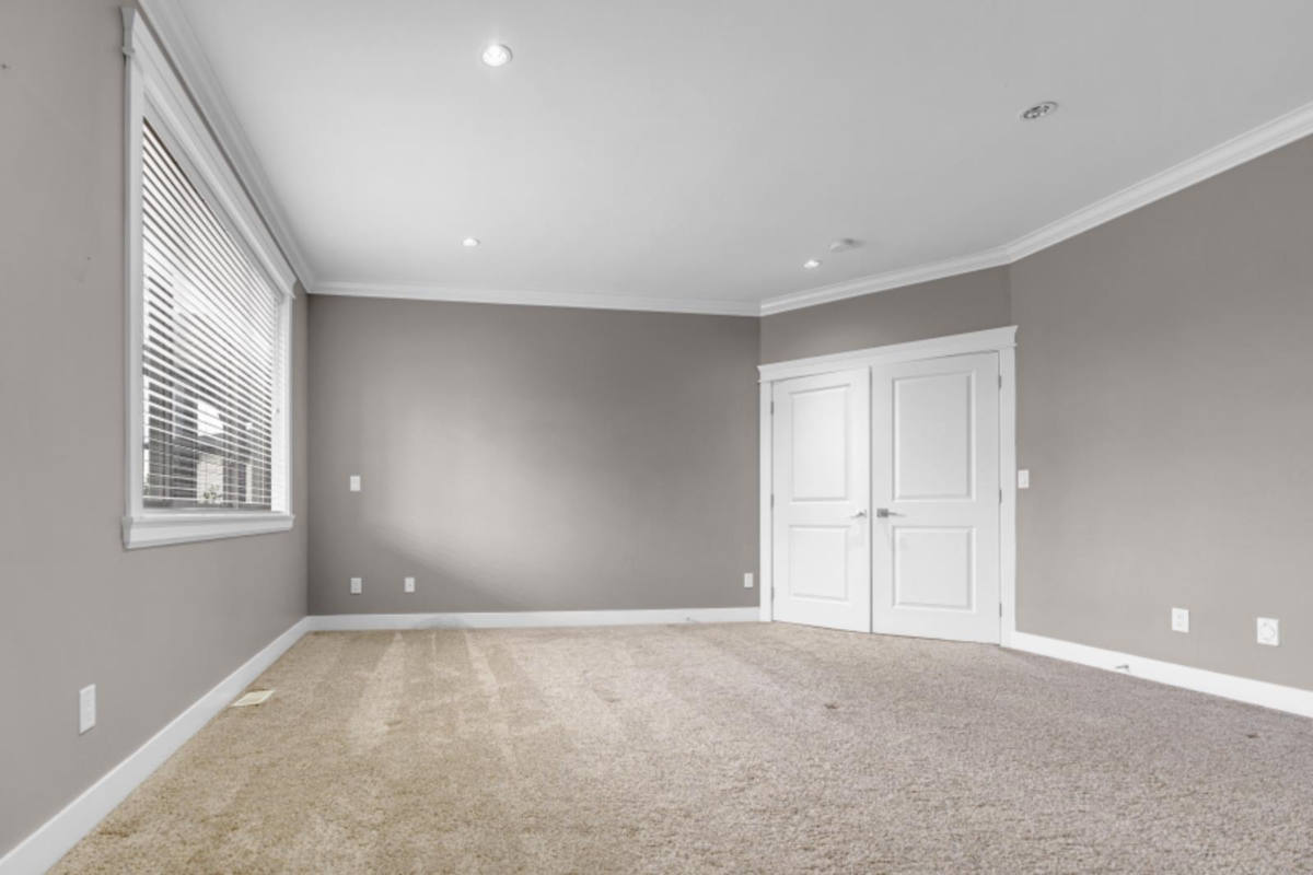 Entry Foyer Photo of 2775 Mccallum Road, Abbotsford, BC