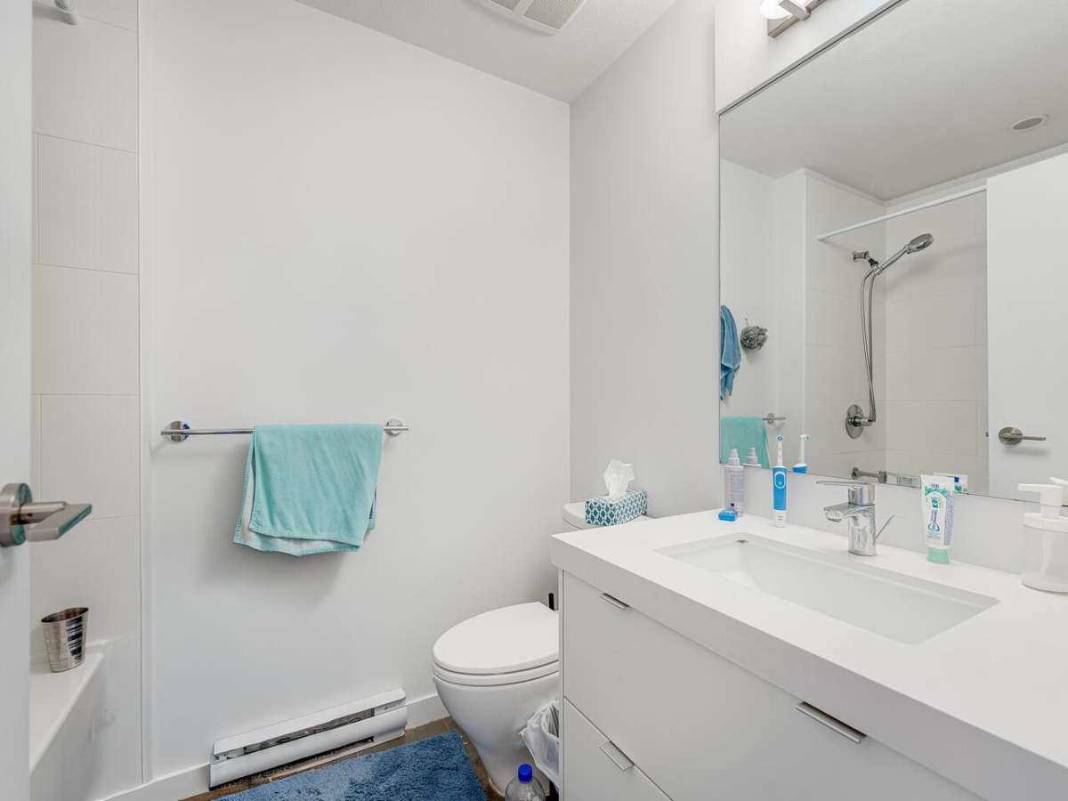 Guest Bathroom Photo of 59 2310 Ranger Lane, Port Coquitlam, BC