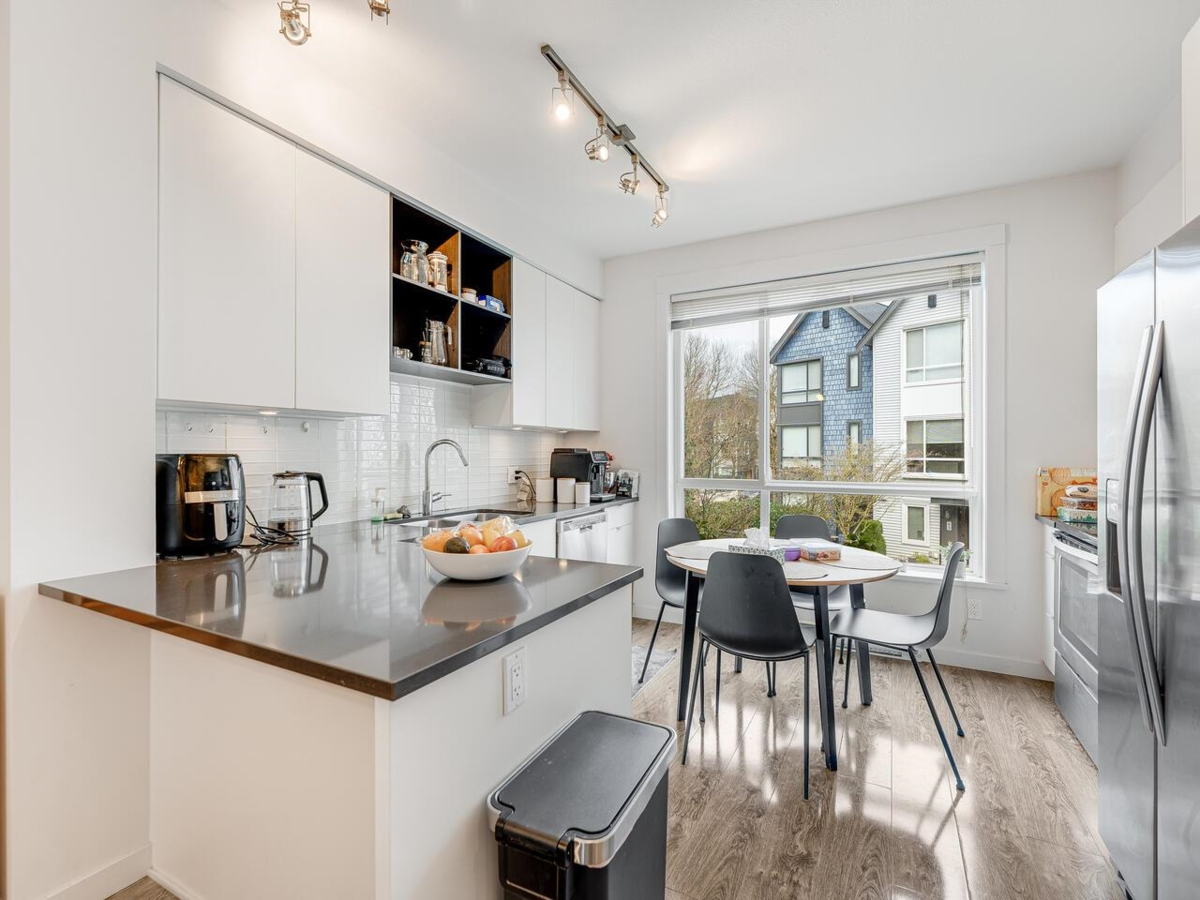 Kitchen Photo of 59 2310 Ranger Lane, Port Coquitlam, BC
