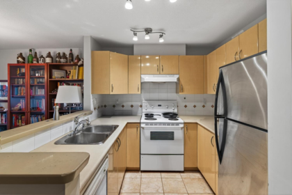 Breakfast Nook Photo of 106 2983 W 4th Avenue, Vancouver, BC