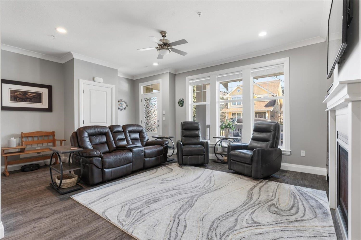 Kitchen Island Photo of 44695 Anglers Boulevard, Chilliwack, BC