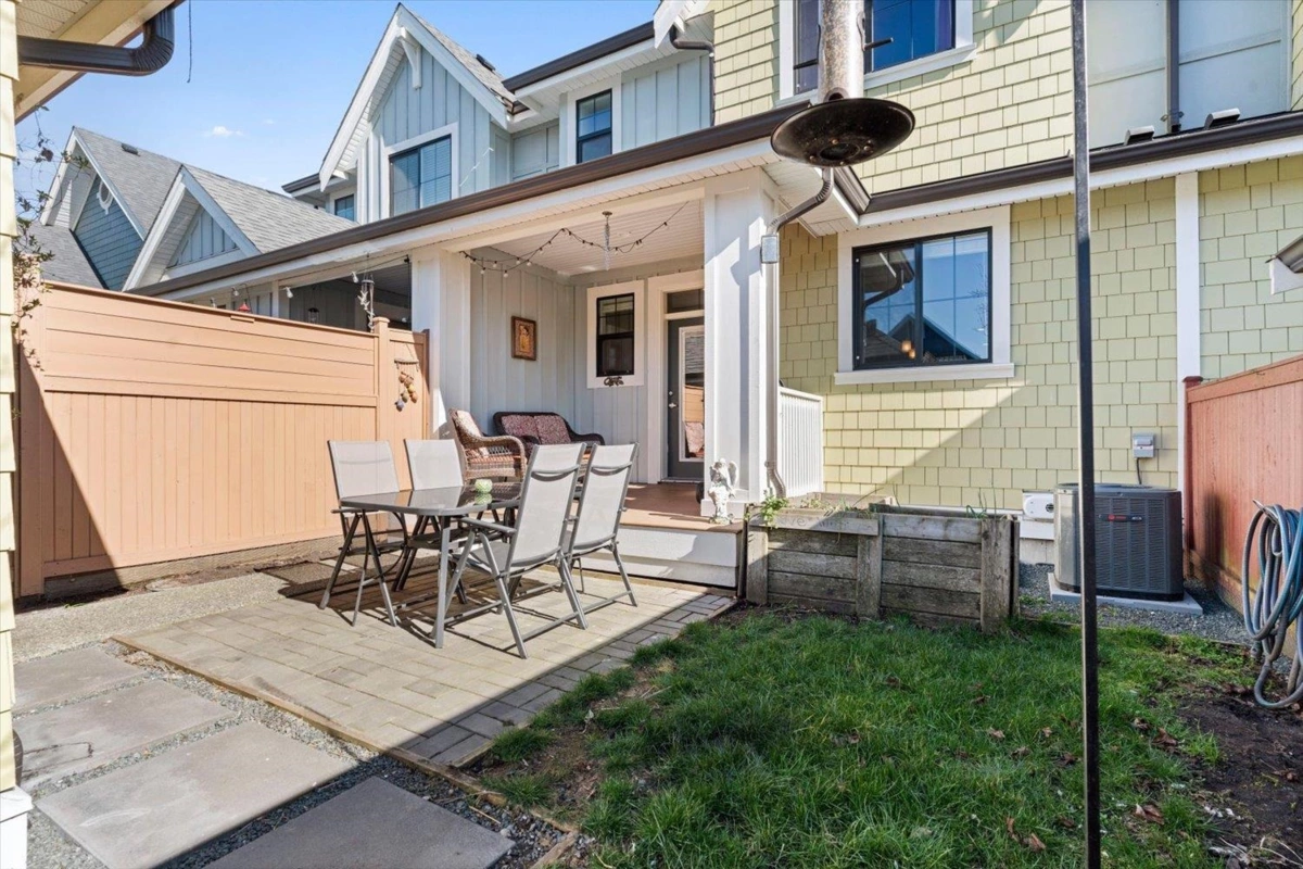 Outdoor Kitchen Photo of 44695 Anglers Boulevard, Chilliwack, BC