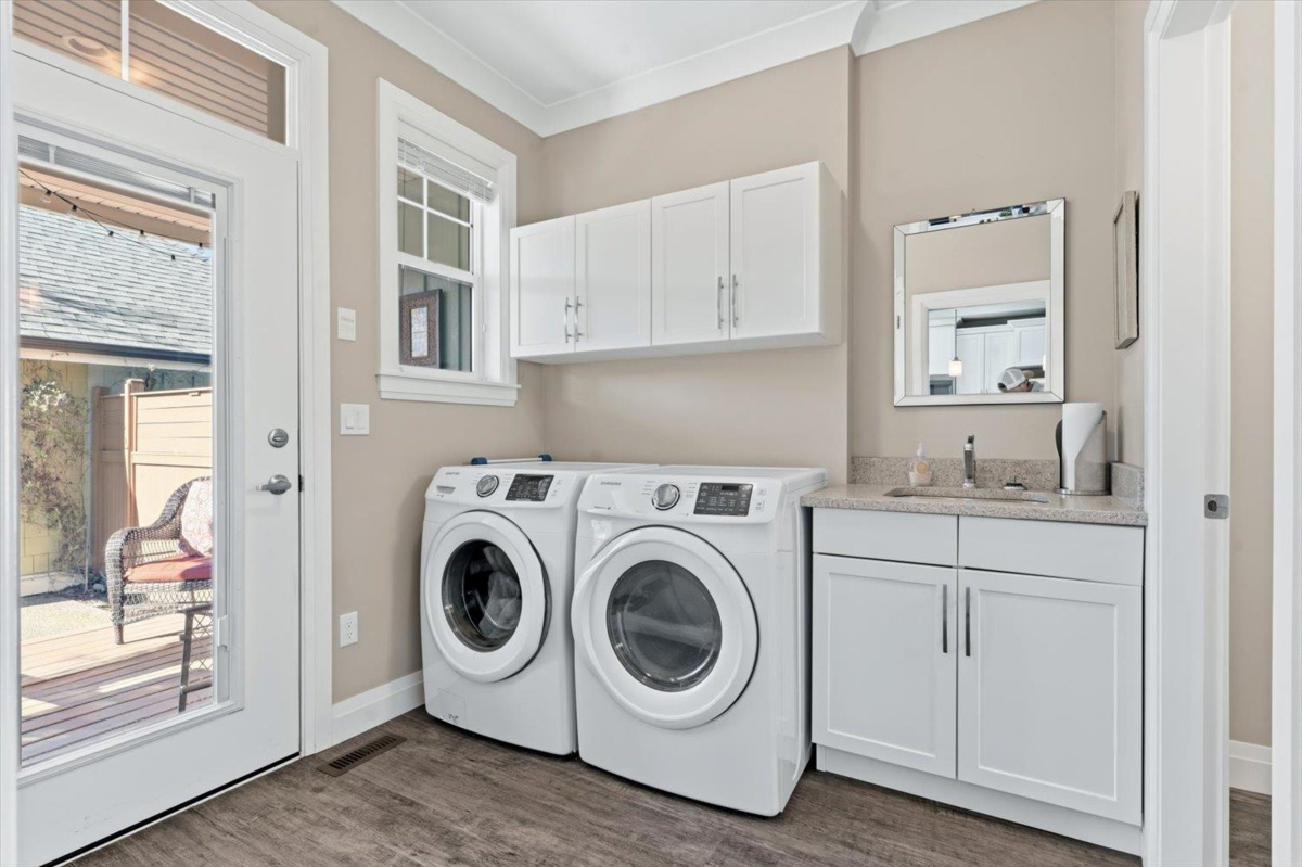 Powder Room Photo of 44695 Anglers Boulevard, Chilliwack, BC