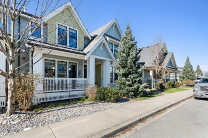 44695 Anglers Boulevard, Chilliwack, BC, Chilliwack — Row House (Non-Strata) for sale