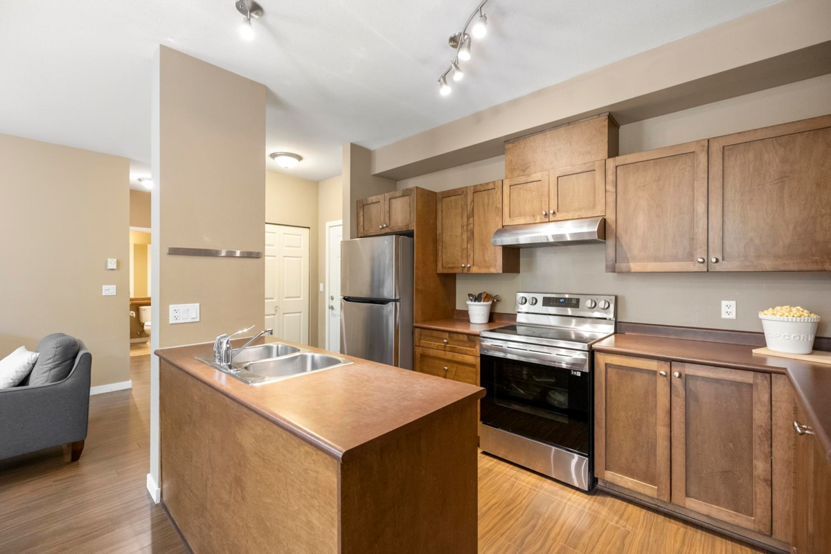 Breakfast Nook Photo of 328 13277 108 Avenue, Surrey, BC