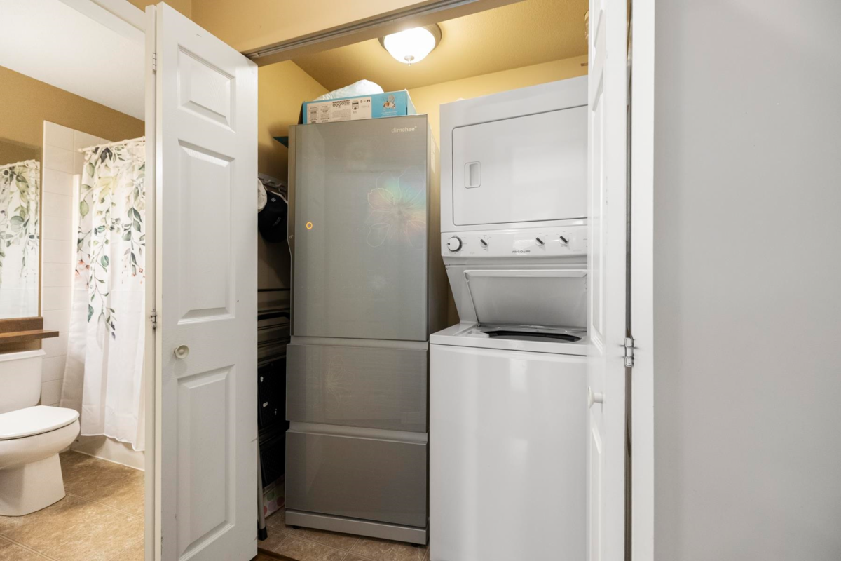 Outdoor Deck Photo of 328 13277 108 Avenue, Surrey, BC