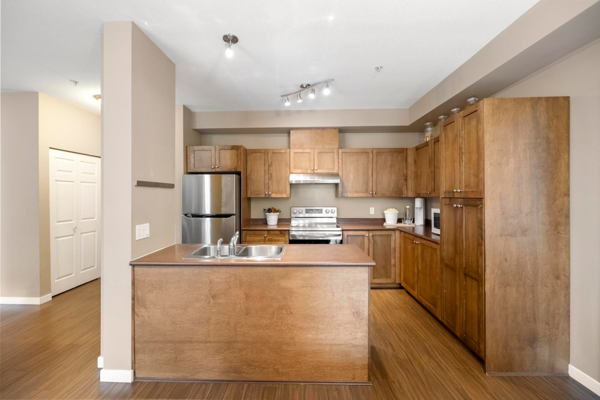 Pantry Photo of 328 13277 108 Avenue, Surrey, BC