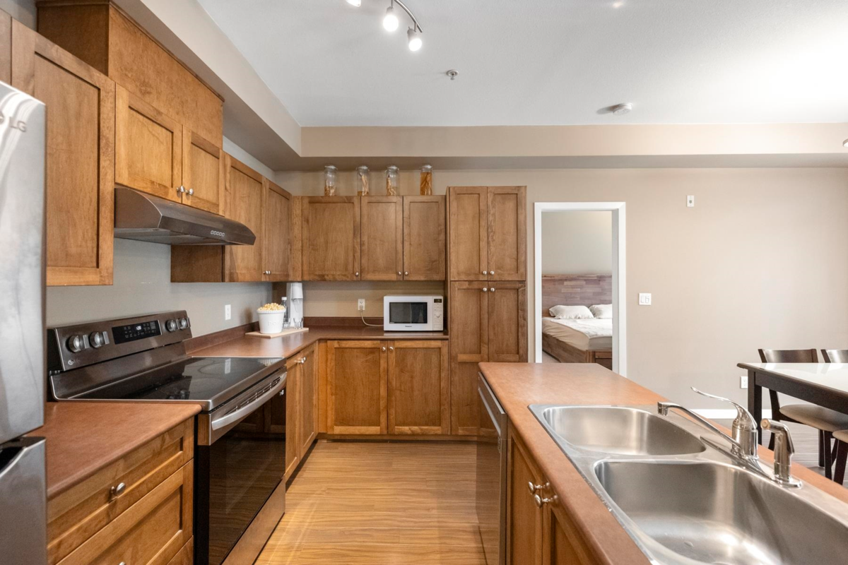 Primary Bedroom Photo of 328 13277 108 Avenue, Surrey, BC