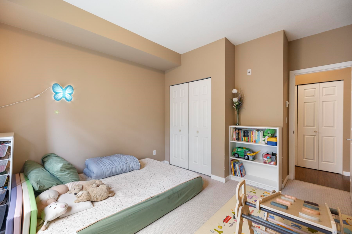 Staircase Photo of 328 13277 108 Avenue, Surrey, BC