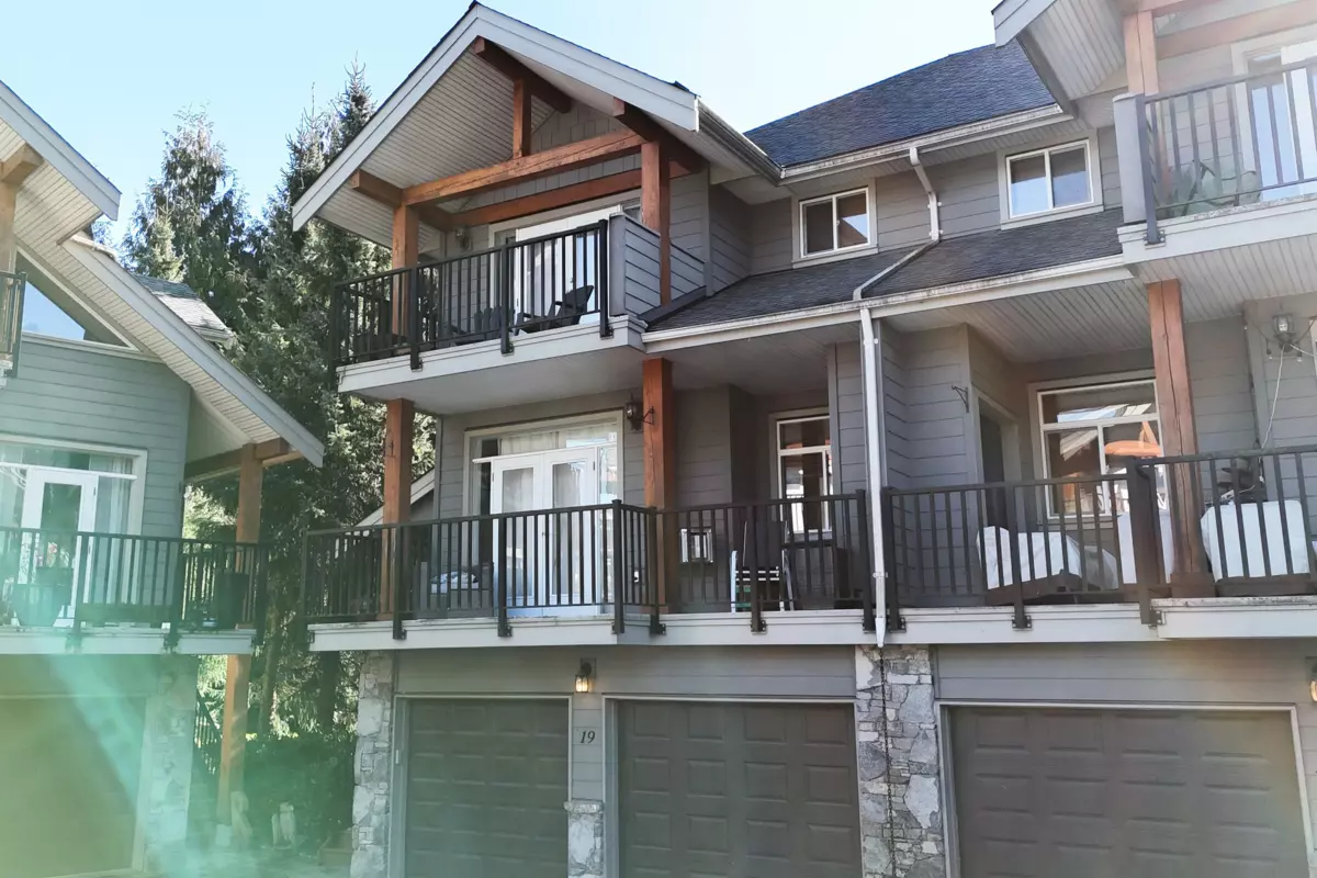 Aerial View of 19 39758 Government Road, Squamish, BC