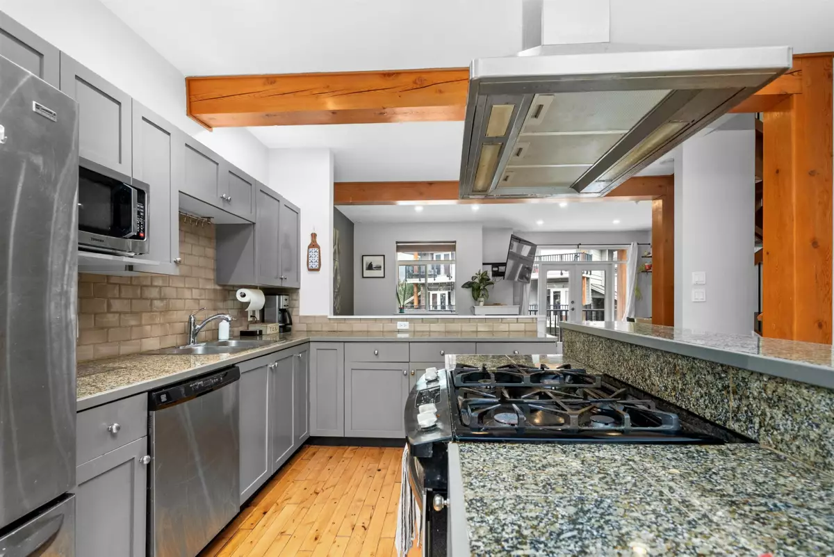 Dining Area Photo of 19 39758 Government Road, Squamish, BC
