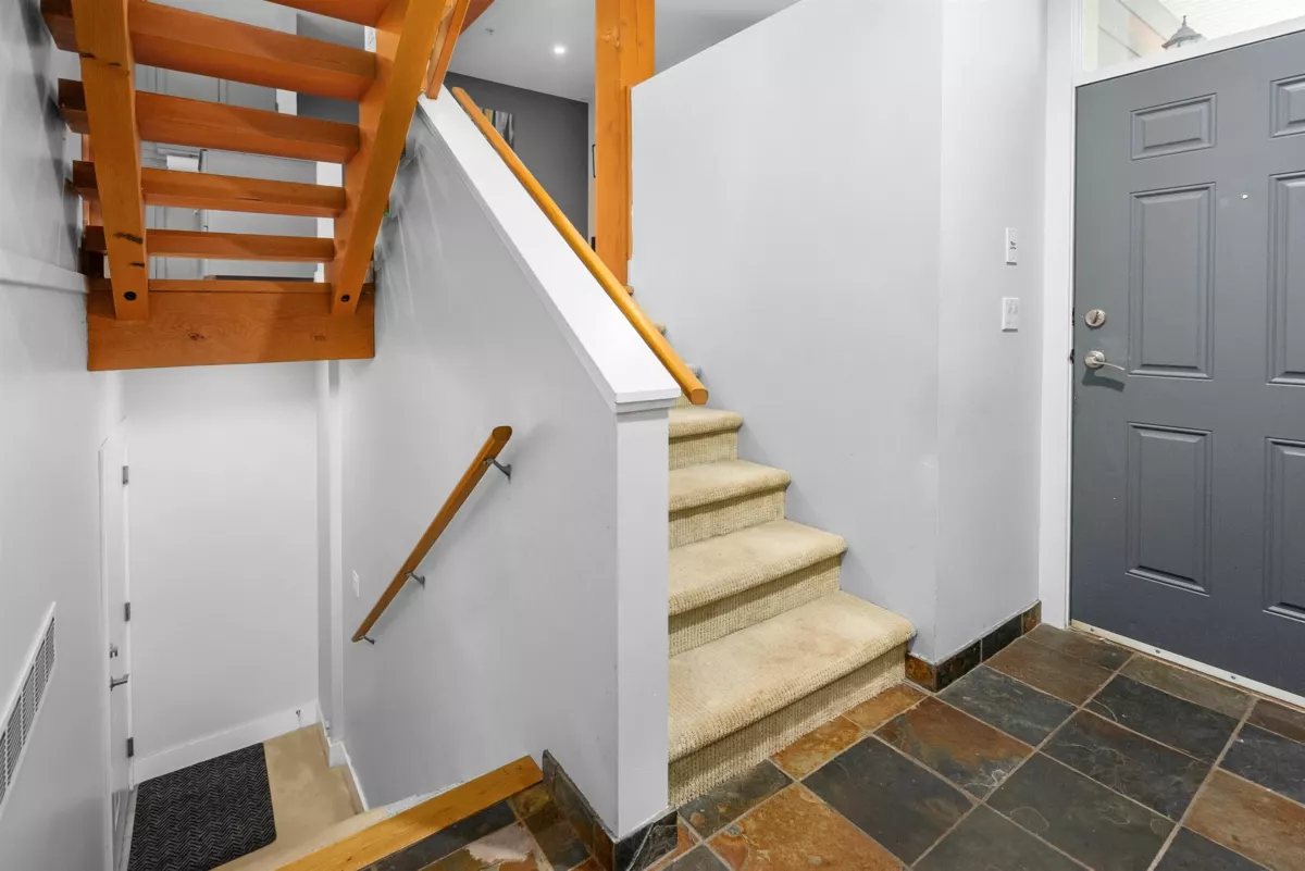 Swimming Pool Photo of 19 39758 Government Road, Squamish, BC