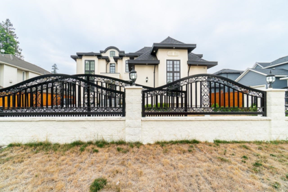Entry Foyer Photo of 15969 106 Avenue, Surrey, BC