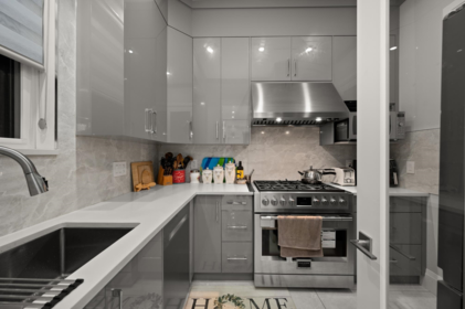 Powder Room Photo of 15969 106 Avenue, Surrey, BC