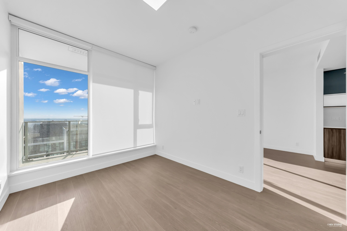 Living Room Photo of 1505 6511 Sussex Avenue, Burnaby, BC