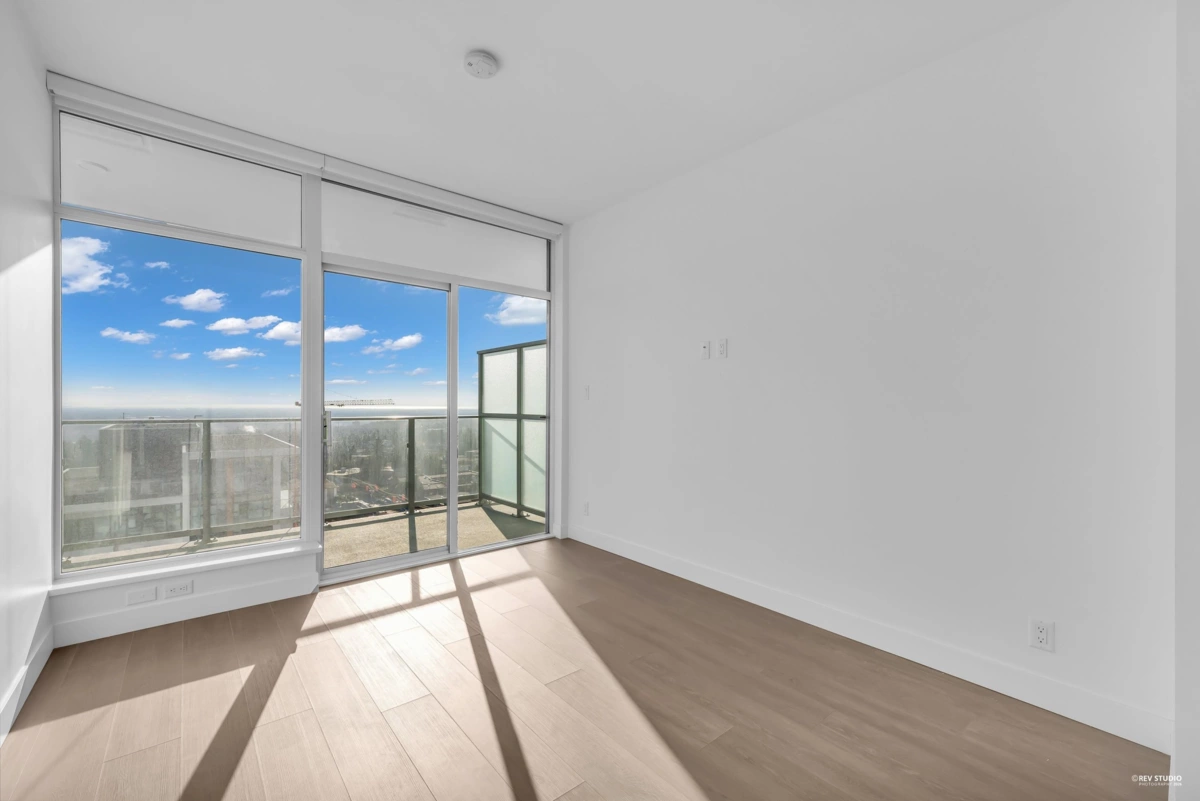 Primary Bathroom Photo of 1505 6511 Sussex Avenue, Burnaby, BC