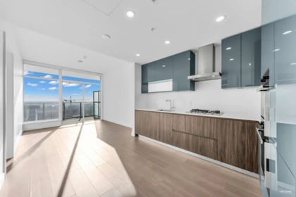 Front exterior of 1505 6511 Sussex Avenue, Burnaby, BC