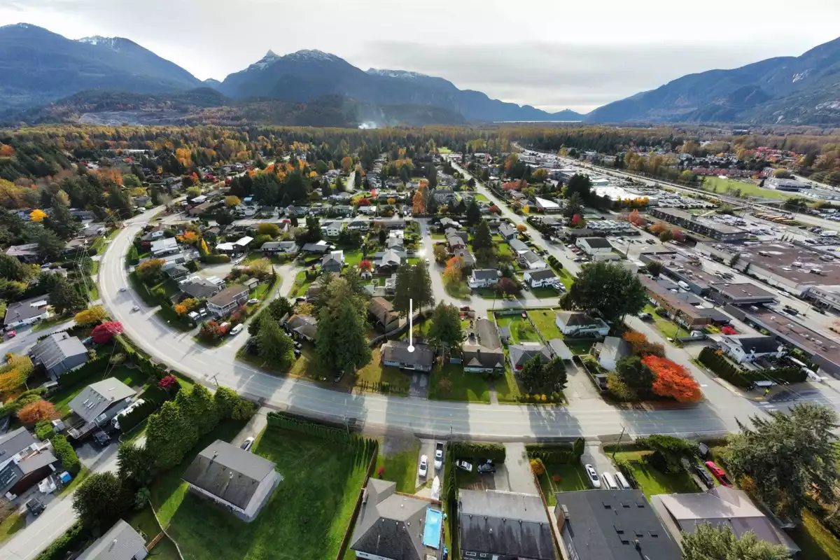 Outdoor Patio Photo of 2026 Garibaldi Way, Squamish, BC