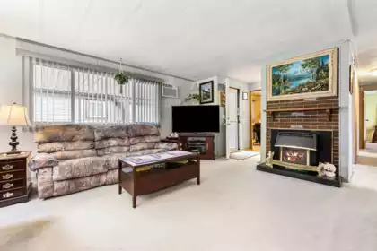 Breakfast Nook Photo of 43 31313 Livingstone Avenue, Abbotsford, BC