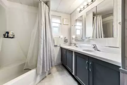 Mudroom Photo of 43 31313 Livingstone Avenue, Abbotsford, BC