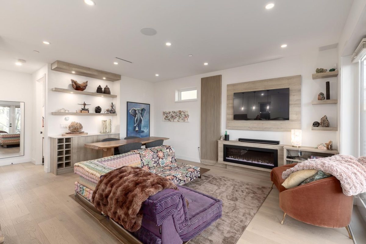 Family Room Photo of 4372 W 13th Avenue, Vancouver, BC