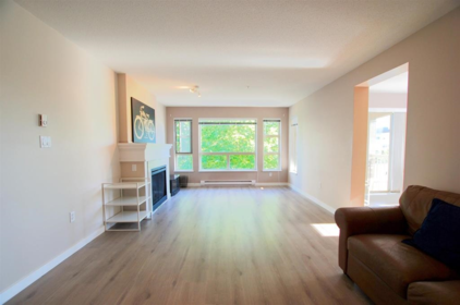 Breakfast Nook Photo of 3306 5119 Garden City Road, Richmond, BC