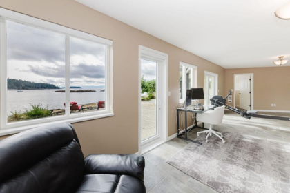 Hot Tub / Spa Photo of 5620 Mintie Road, Halfmoon Bay, BC