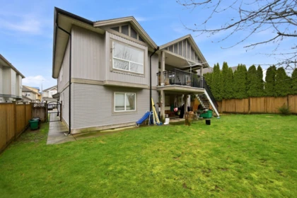 Front Yard Photo of 32758 Lightbody Street, Mission, BC