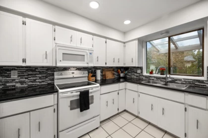 Guest Bathroom Photo of 20185 Grade Crescent, Langley, BC