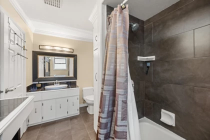 Hallway Photo of 20185 Grade Crescent, Langley, BC