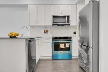204 9983 E Barnston Drive, Surrey, BC, Surrey — Apartment/Condo for sale