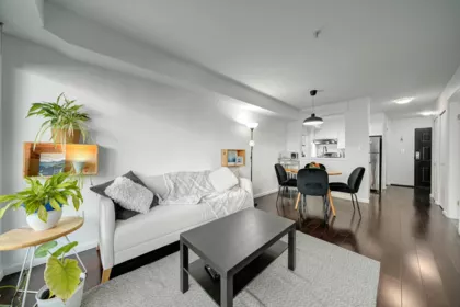 210 1099 E Broadway, Vancouver, BC, Vancouver — Apartment/Condo for sale