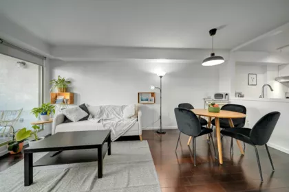 210 1099 E Broadway, Vancouver, BC, Vancouver — Apartment/Condo for sale