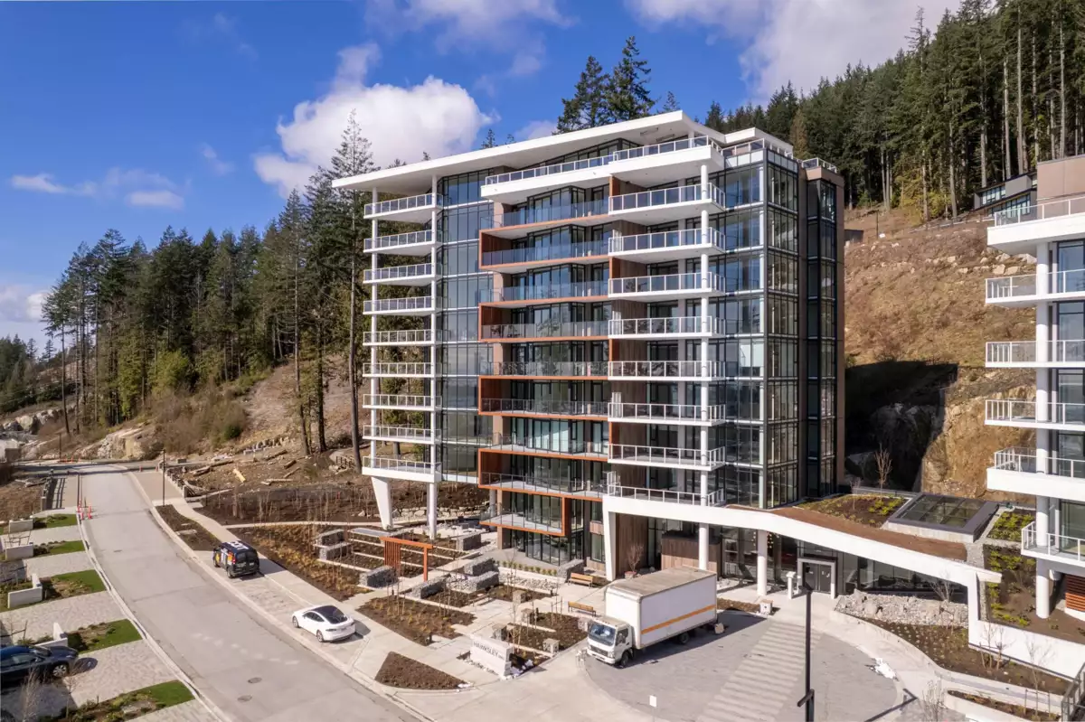 Living Room Photo of 409 3963 Uplands Way, West Vancouver, BC