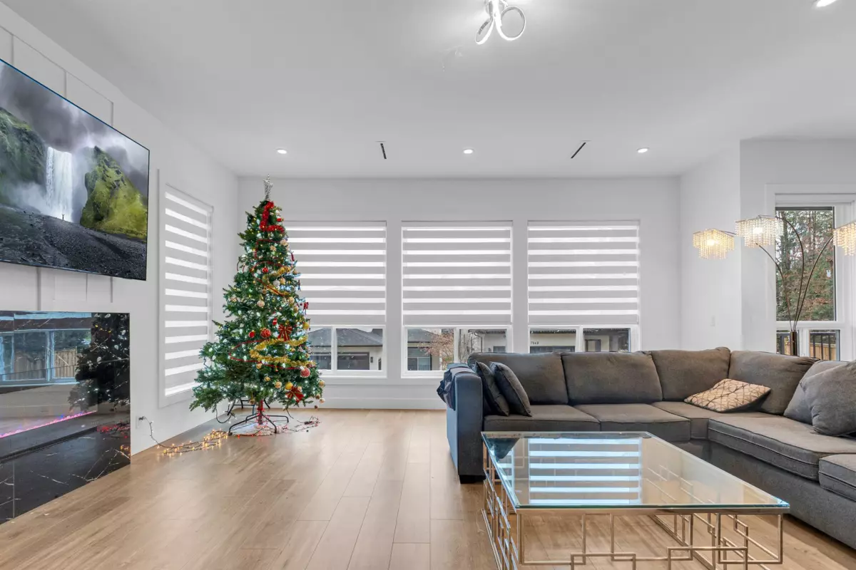 Living Room Photo of 13995 79a Avenue, Surrey, BC
