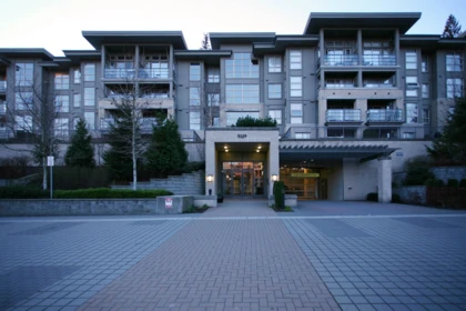409 9329 University Crescent, Burnaby, BC, Burnaby — Apartment/Condo for sale