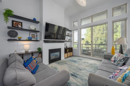 409 9329 University Crescent, Burnaby, BC, Burnaby — Apartment/Condo for sale