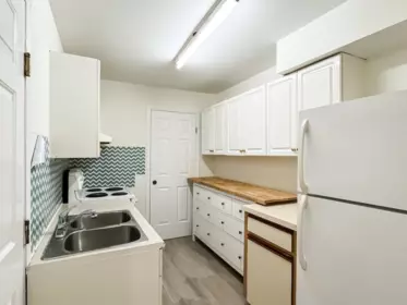 Hallway Photo of 11942 99 Avenue, Surrey, BC