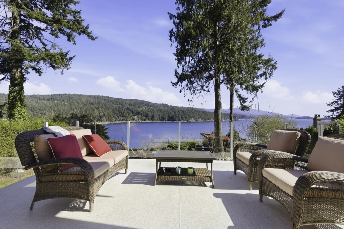 Family Room Photo of 7626 Eureka Avenue, Halfmoon Bay, BC