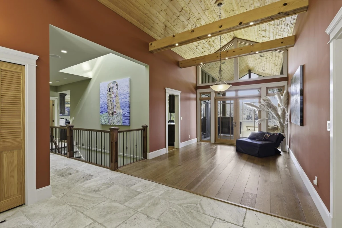 Living Room Photo of 7626 Eureka Avenue, Halfmoon Bay, BC