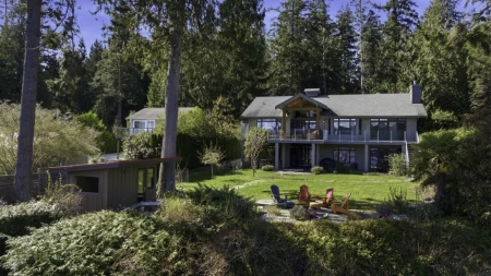 Outdoor Kitchen Photo of 7626 Eureka Avenue, Halfmoon Bay, BC