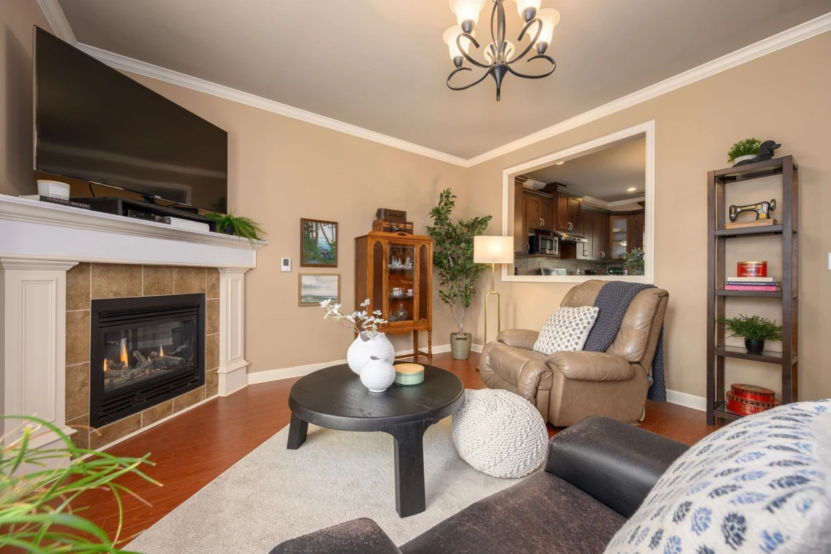 Dining Area Photo of 15 19219 67 Avenue, Surrey, BC