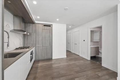 Kitchen Photo of 802 1441 Johnston Road, White Rock, BC
