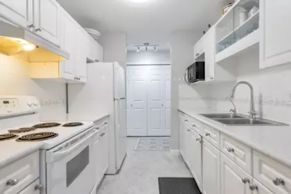 Pantry Photo of 102 4758 53 Street, Delta, BC
