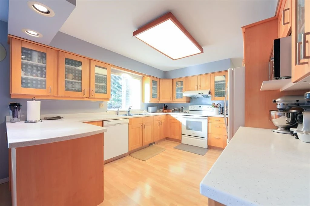 Dining Area Photo of 6415 Buckingham Drive, Burnaby, BC